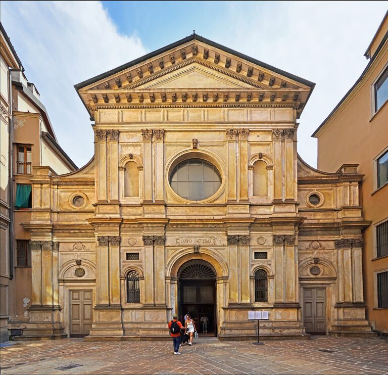 Fachada de Santa Maria presso San Satiro Donato Bramante