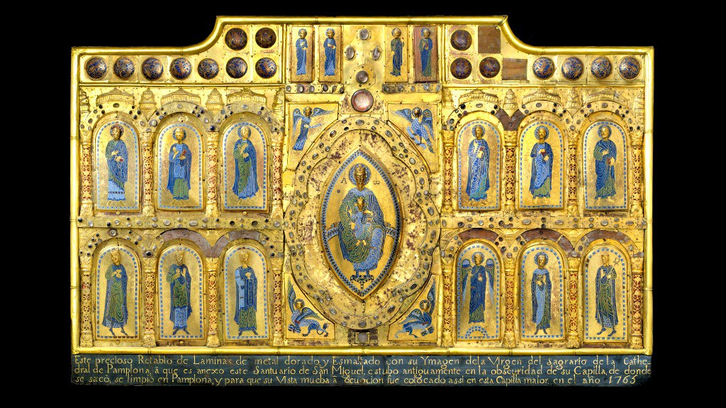 el esplendor de los vitrales renacentistas la fusion del arte y la luz en las iglesias francesas